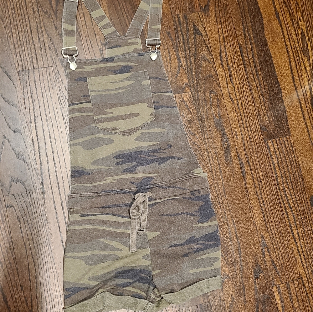 Camouflage shortalls